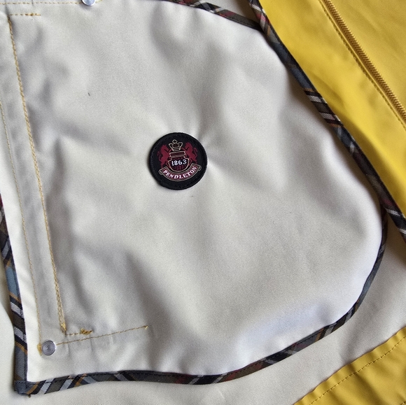 Iconic Yellow Unisex Small Pendleton Rain Jacket - Picture 9 of 9
